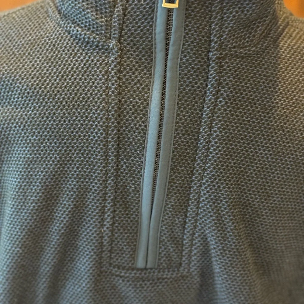 Orvis Men's Navy 1/4 zip sweater SZ M. Fleece lined. Excellent condition